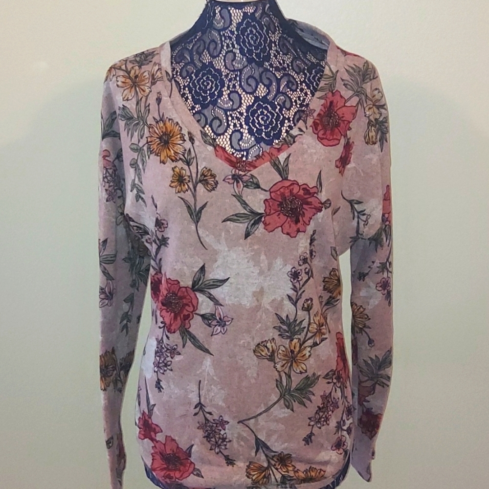 Vneck flower top